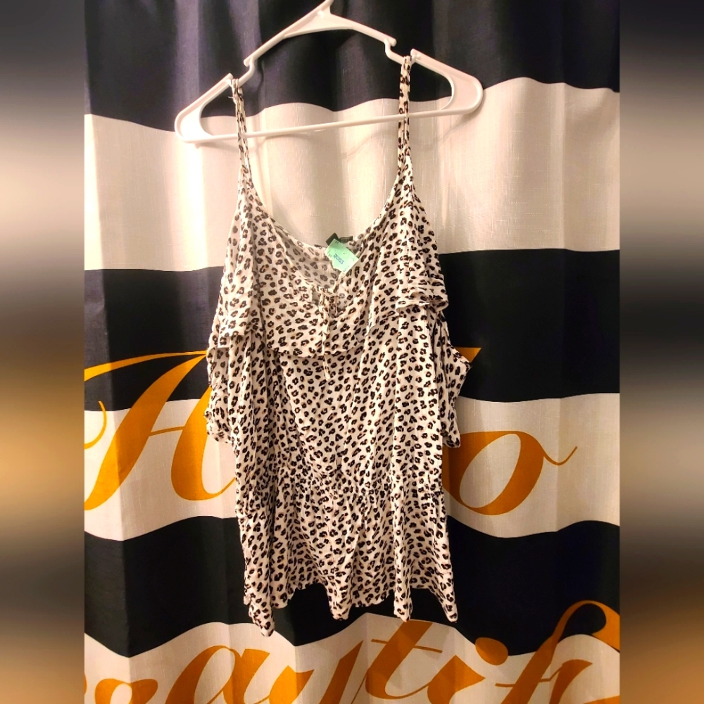 🐆🤤Sexy yet adorable plus size top!!🤤🐆